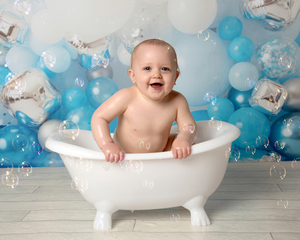 Cake Smash Photographer Aberdeen Baby With Bubbles